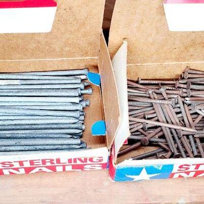LARGE LOT OF NAILS 