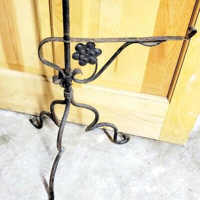WROUGHT IRON (NOT SURE WHAT IT IS) DECORATION