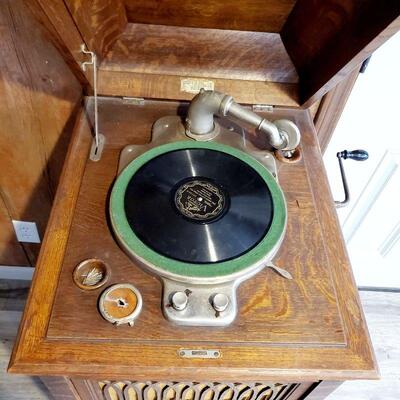 ANTIQUE KIMBALL VICTROLA W/ RECORDS 