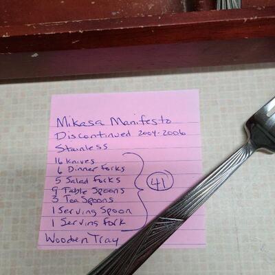 Mikasa Manifesto 41pc flatware set with wood tray
