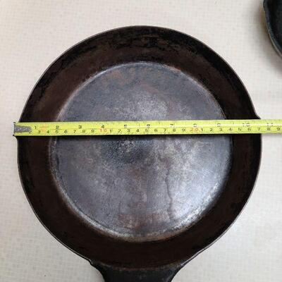 2 Vtg cast iron skillets
