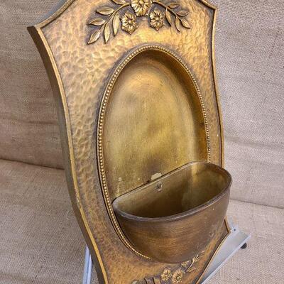 Mid century gold tone Syroco wall decor with removable pocket