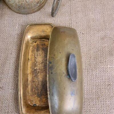 8 piece brass/metal assortment (plus lids on two pieces) 