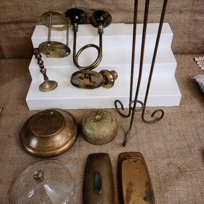 8 piece brass/metal assortment (plus lids on two pieces) 
