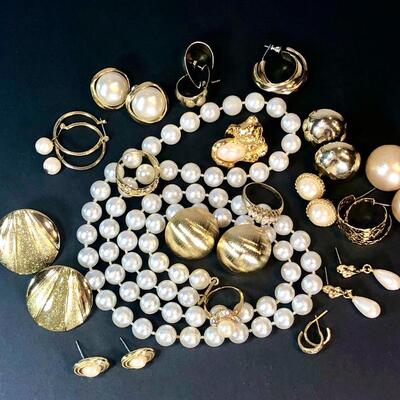 Costume Jewelry Lot - 1 