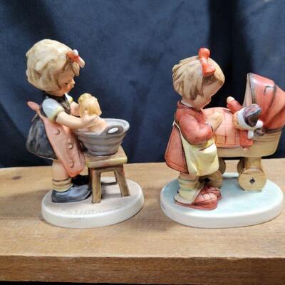 LOT# 29 Doll Duo HUM#s 67 & 319