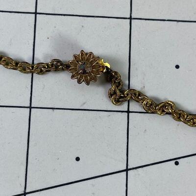 #179 Antique Gold Tone Necklace, very Stately