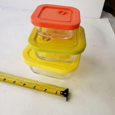 Glass refrigerator dishes with plastic lids