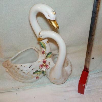 "14 in. Twin Ceramic Swans".