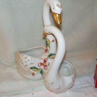 "14 in. Twin Ceramic Swans".