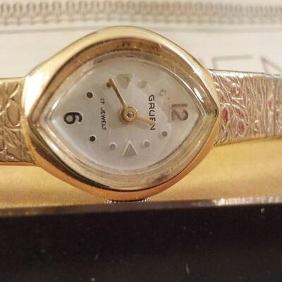 " Vintage Gruen High Fashion Ladies Watch". Gold Plated.