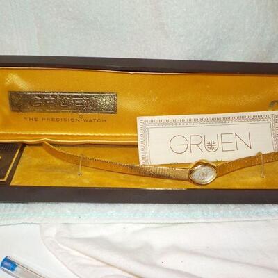 " Vintage Gruen High Fashion Ladies Watch". Gold Plated.