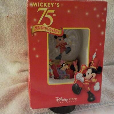 " Mickey's Mouse 75th Anniversary Snow Globe "