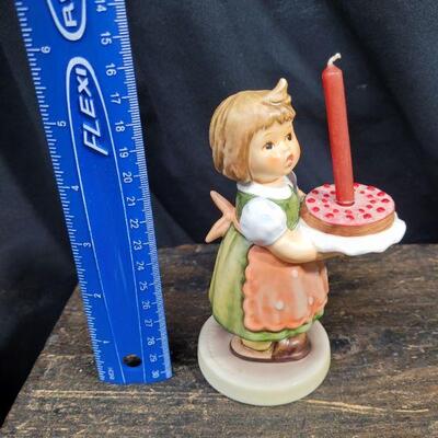 LOT# 69 HUM# 440 "Birthday Candle" w/CC Stand, TMK 6, MINT