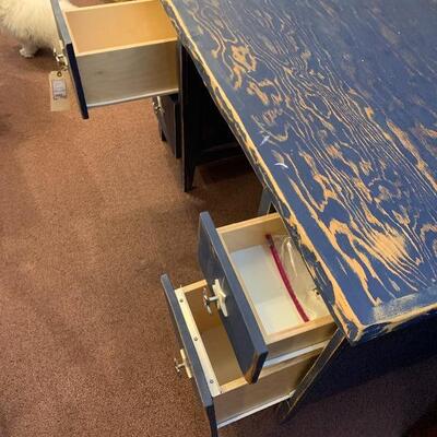 Distressed computer desk with stars