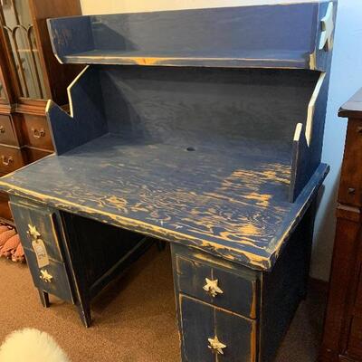 Distressed computer desk with stars