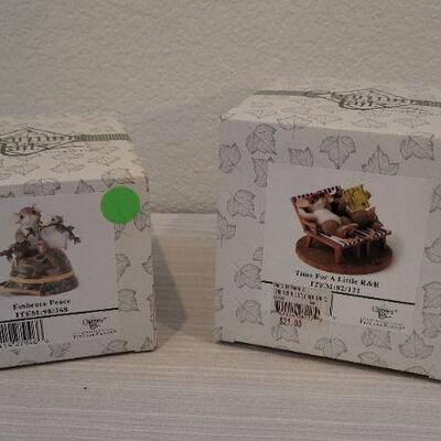 Lot 7: (2) Vintage New Stock CHARMING TAILS Collectibles 