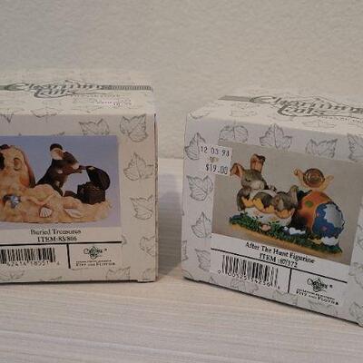 Lot 9: (2) Vintage New Stock CHARMING TAILS Collectibles 