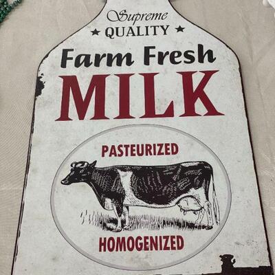 Lot 53 NWT Farm Fresh Milk Metal Sign