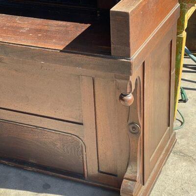 Lot 56 Ornate Piano Style Writing Desk 40x32x22