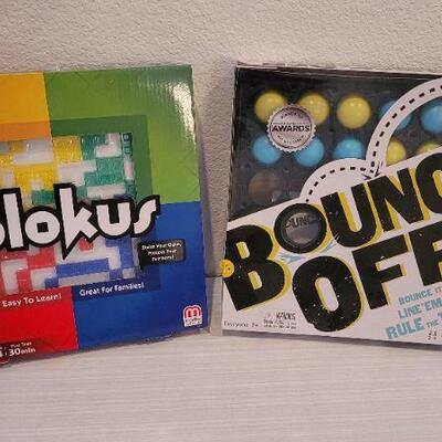 Lot 31: (2) Family Games - BOUNCE OFF & BLOKUS