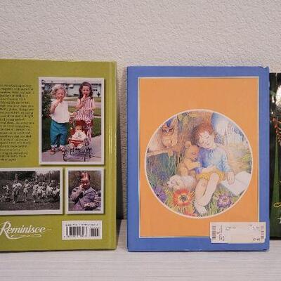 Lot 33: Assorted Vintage Books