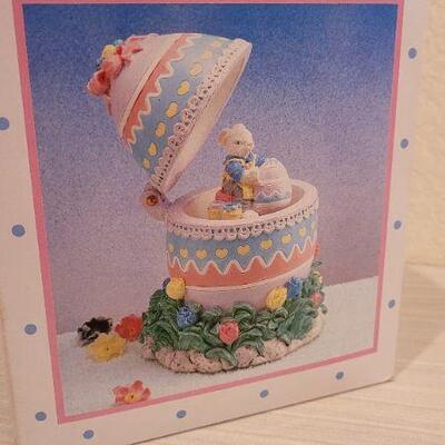 Lot 36: Vintage New Stock Hinged Egg Music Box
