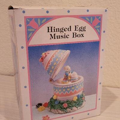 Lot 36: Vintage New Stock Hinged Egg Music Box