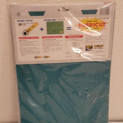 Lot 42: New Rotary Set CRAFT ARTS SEWING