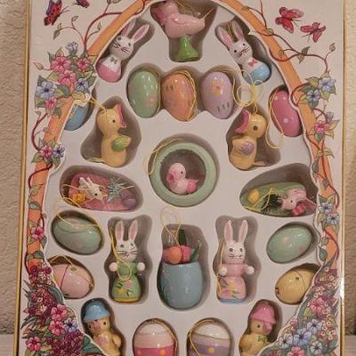 Lot 43: Assortment of Easter Celebration Selections 