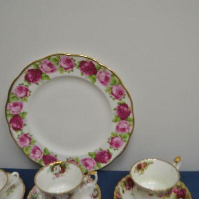 LOT 51 PLATE AND TEA & SAUCER COLLECTION 