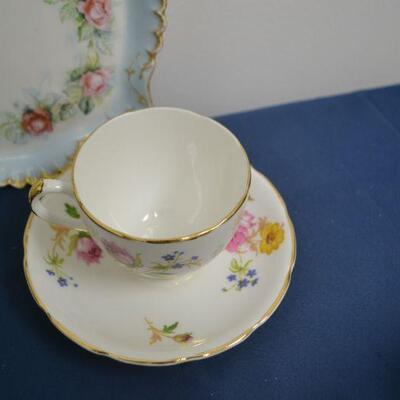 LOT 64 VARIETY OF CHINA PIECES 
