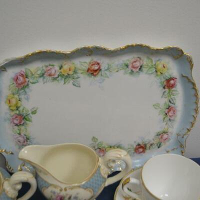 LOT 64 VARIETY OF CHINA PIECES 