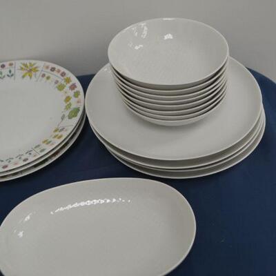LOT 72   VARIETY OF PLATES AND BOWLS