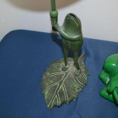 LOT 73 DECORTIVE LAMP AND FROG LAMP