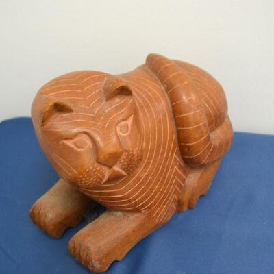 LOT 92  CARVED WOOD CAT