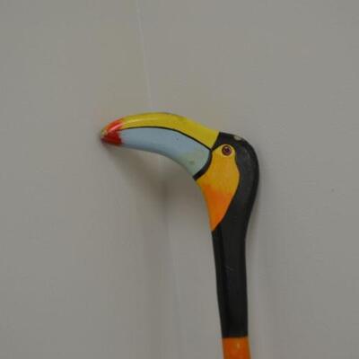 LOT 93  CARVED WOOD TOUCAN CANE