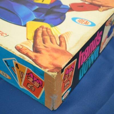 LOT 104  VINTAGE HANDS DOWN GAME BY IDEAL