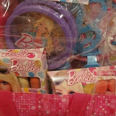 Lot 48: New BARBIE Tote Bag Gift Set