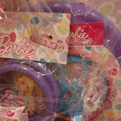 Lot 48: New BARBIE Tote Bag Gift Set