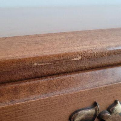 Lot 68: Vintage DEARBORN Maple Mid Century Modern Dresser 