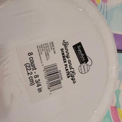 Lot 71: Assorted NEW EASTER Family Gathering Plates & Napkins