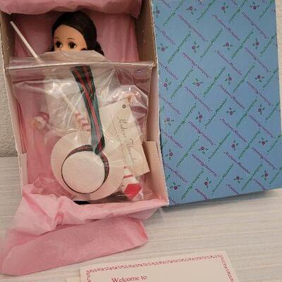 Lot 72: Vintage New Stock MADAME ALEXANDER Doll - ITALY 24050
