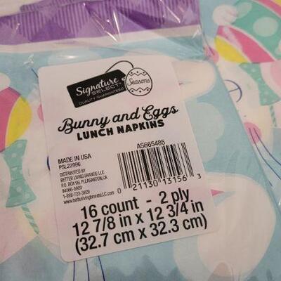 Lot 76: New EASTER Family Gathering Plates & Napkins