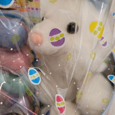 Lot 82: New EASTER BUILD A BEAR Children's Gift Basket 