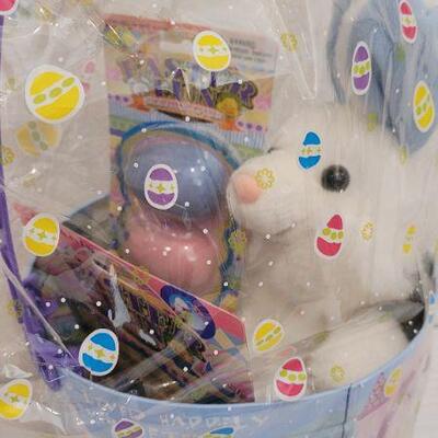 Lot 82: New EASTER BUILD A BEAR Children's Gift Basket 