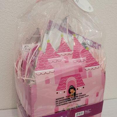 Lot 83: New DISNEY PRINCESS Crayola Hallmark Party Basket