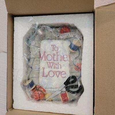 Lot 84: Vintage New Stock TO MOTHER WITH LOVE Music Box Collectible 