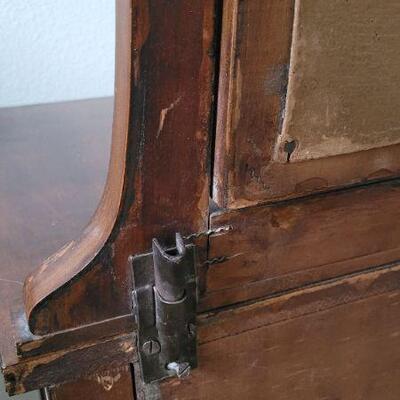 Lot 86: Antique Dresser w/ Mirror Made for THE FAIR Chicago