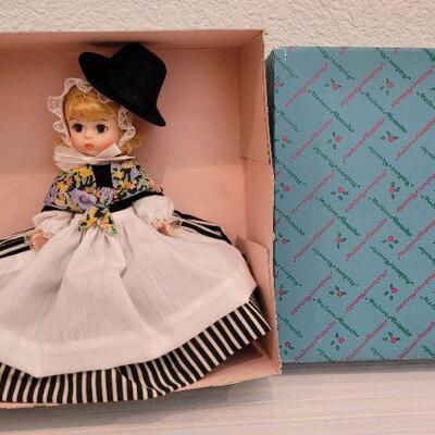 Lot 98: Vintage New Stock MADAME ALEXANDER Doll- GREAT BRITAIN 558